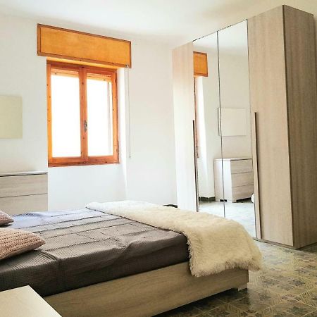 Family Apartment On The Beach Альгеро Экстерьер фото